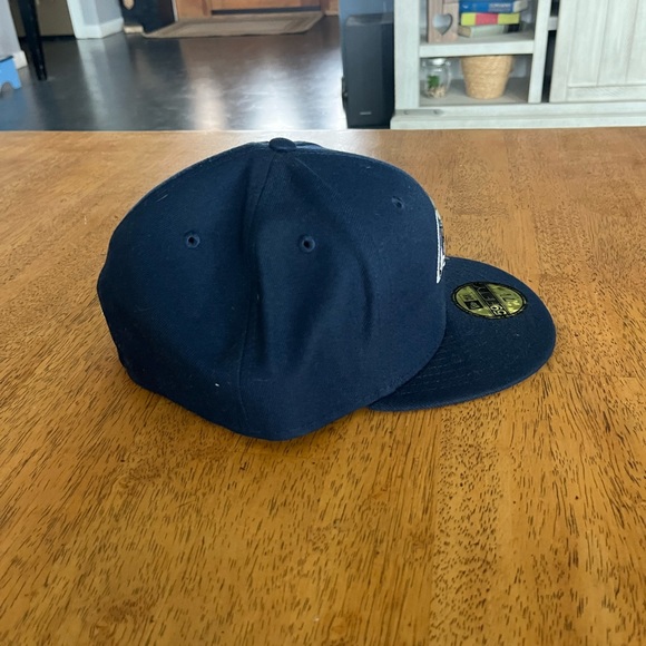 Rams hat - Picture 5 of 7
